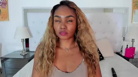 Snapshot of isla_scott chatting on 06-03-26, 11:35 Vanessa online show from 06-03-26, 11:35