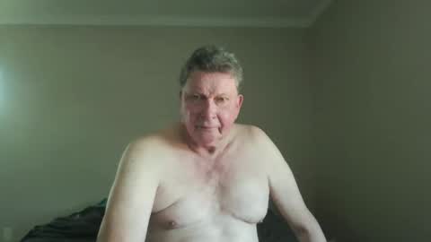 Snapshot of island625103 chatting on 10-23-25, 08:18 island625103 online show from 10-23-25, 08:18