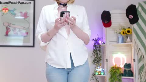 Lou  Peaches online show from 04-26-26, 12:58
