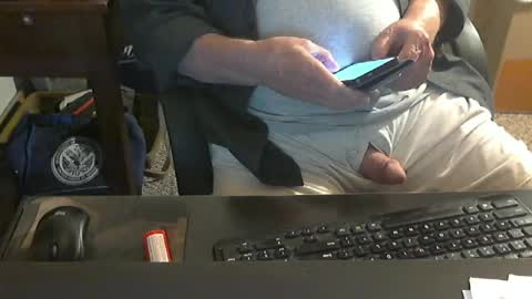 Snapshot of islandduke chatting on 07-12-26, 12:01 Duke online show from 07-12-26, 12:01