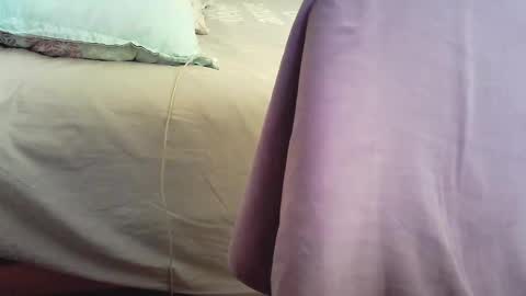 Snapshot of islandforfun chatting on 12-08-24, 07:22 islandforfun online show from 12-08-24, 07:22