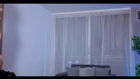 Snapshot of isnotforeveryone chatting on 10-18-25, 04:04 Julyane online show from 10-18-25, 04:04