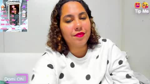 Isobel Adams   online show from 01-06-25, 11:52