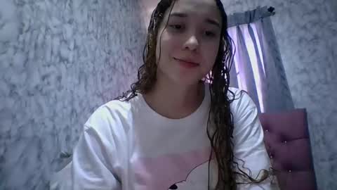 Snapshot of issa30213 chatting on 01-22-25, 09:43 Issa online show from 01-22-25, 09:43