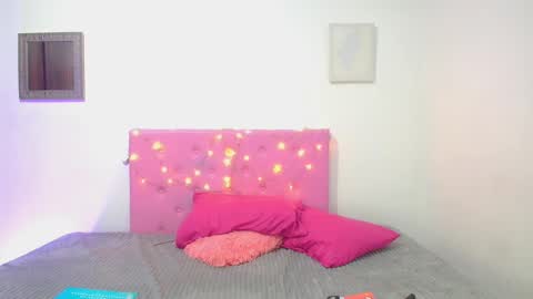 Snapshot of issa_kitty chatting on 02-05-25, 06:26 issa_kitty online show from 02-05-25, 06:26