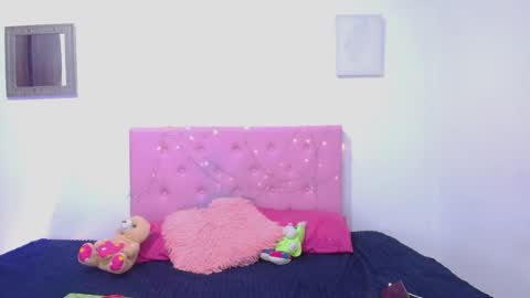 Snapshot of issa_kitty chatting on 02-19-25, 01:29 issa_kitty online show from 02-19-25, 01:29