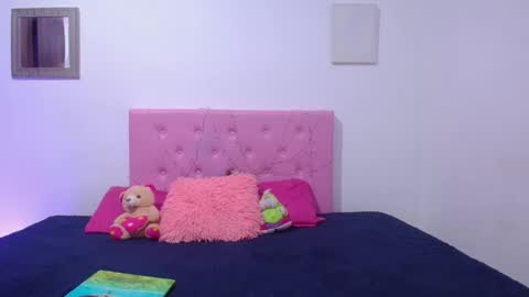 Snapshot of issa_kitty chatting on 03-04-25, 10:05 issa_kitty online show from 03-04-25, 10:05