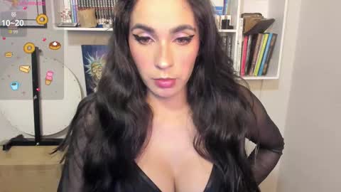 Snapshot of issa_latin chatting on 02-16-26, 05:25 INSTAGRAM issabella18 TWITTER issa latin online show from 02-16-26, 05:25