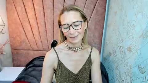 ISSA MILF online show from 12-01-25, 01:16