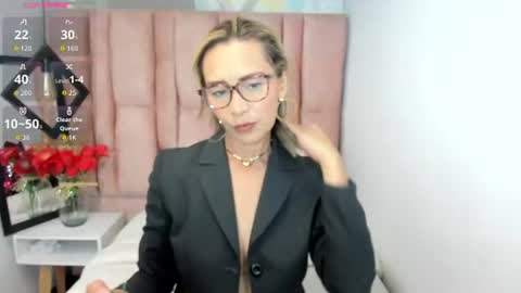 ISSA MILF online show from 06-11-26, 01:20