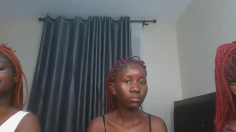 Snapshot of issa_sky1 chatting on 12-14-25, 10:58 Sky online show from 12-14-25, 10:58