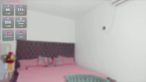 Snapshot of issabellaa chatting on 05-25-26, 05:02 Issy online show from 05-25-26, 05:02