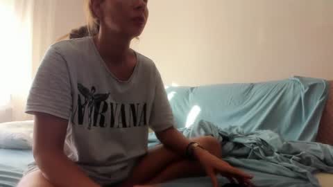 Issabelle online show from 07-06-26, 04:42