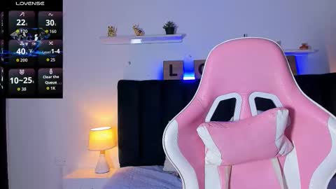 Issac online show from 11-11-25, 06:13