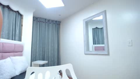 issadorajames online show from 02-03-25, 06:39