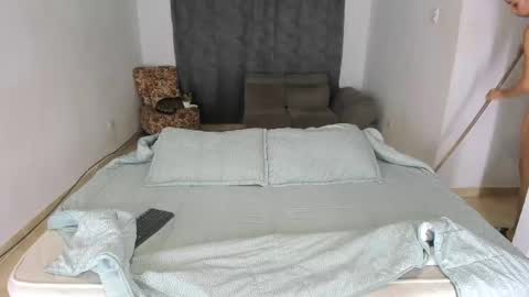 Snapshot of issalovexxx chatting on 02-13-25, 05:37 Isabella  online show from 02-13-25, 05:37