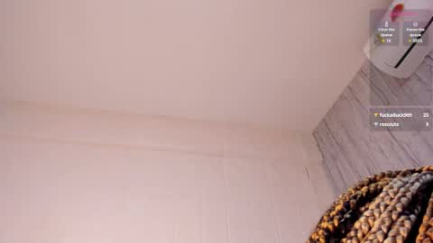 Snapshot of issanoir chatting on 02-21-25, 01:44 Issa online show from 02-21-25, 01:44