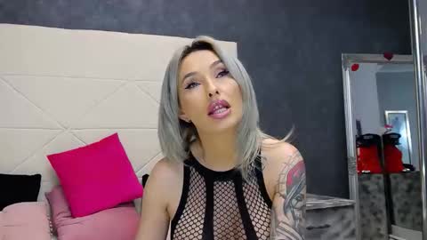 IssaSmyth online show from 03-13-26, 04:35