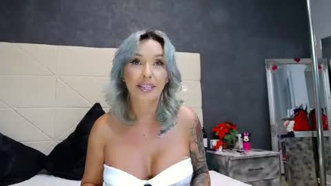 IssaSmyth online show from 07-14-26, 07:46