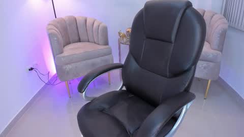 issi_loren online show from 12-01-25, 12:59