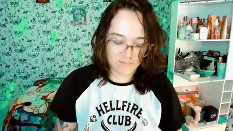 Yiz online show from 01-07-26, 06:05