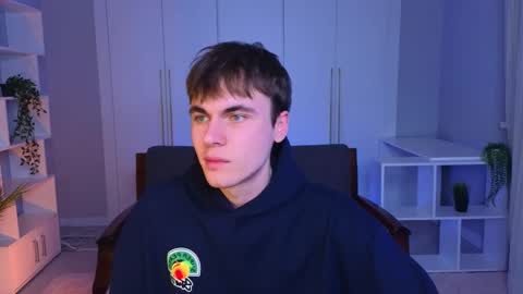 Snapshot of istairee chatting on 02-07-25, 01:22 Maks online show from 02-07-25, 01:22