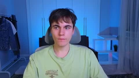 Snapshot of istairee chatting on 02-17-25, 01:42 Maks online show from 02-17-25, 01:42