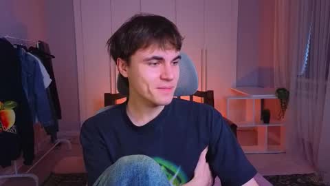 Snapshot of istairee chatting on 03-04-25, 10:46 Maks online show from 03-04-25, 10:46