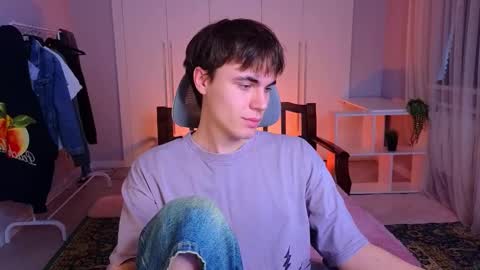 Snapshot of istairee chatting on 03-07-25, 10:24 Maks online show from 03-07-25, 10:24