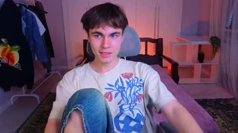 Snapshot of istairee chatting on 03-08-25, 12:30 Maks online show from 03-08-25, 12:30