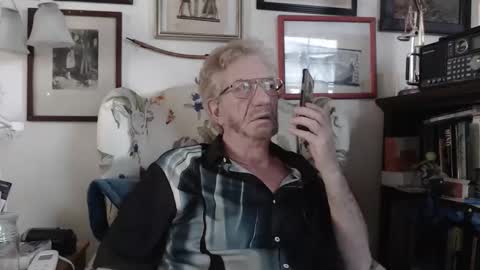 Snapshot of isubmissiveslut chatting on 04-07-26, 01:17 ImYourBitch online show from 04-07-26, 01:17