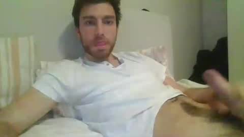 Snapshot of italian_boy_22 chatting on 12-19-24, 07:40 italian_boy_22 online show from 12-19-24, 07:40