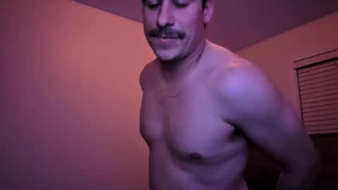 Snapshot of italian_python chatting on 11-17-25, 08:42 italian_python online show from 11-17-25, 08:42