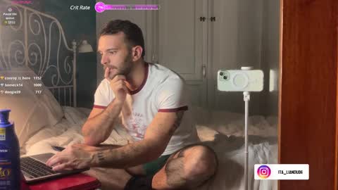 Snapshot of italian_stallion_big chatting on 02-19-25, 10:20 italian_stallion_big online show from 02-19-25, 10:20