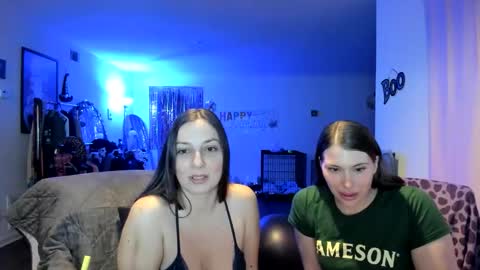 Snapshot of italiana25 chatting on 01-16-26, 06:06 Bella Bloom online show from 01-16-26, 06:06