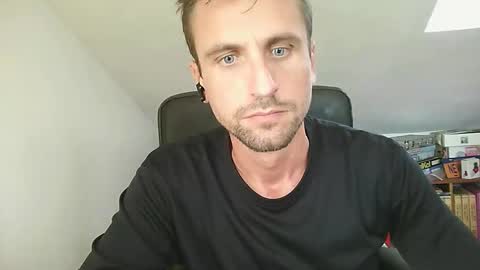 Snapshot of italiano116116 chatting on 09-16-25, 08:37 italiano116116 online show from 09-16-25, 08:37