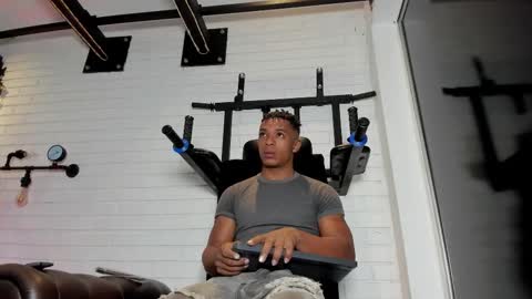 Italo Moore online show from 10-17-25, 11:35