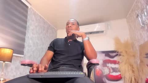 Snapshot of itanxfor chatting on 11-15-25, 12:34 itanxfor online show from 11-15-25, 12:34