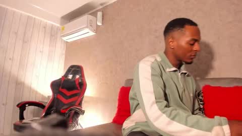 Snapshot of itanxfor chatting on 11-30-25, 12:53 itanxfor online show from 11-30-25, 12:53