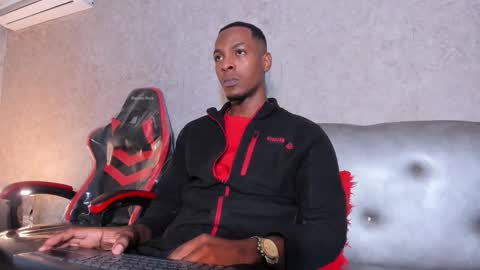 Snapshot of itanxfor chatting on 12-01-25, 12:32 itanxfor online show from 12-01-25, 12:32