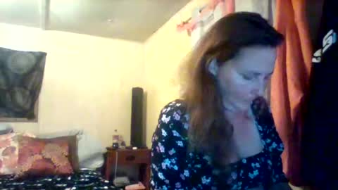 Snapshot of its_kimber chatting on 10-06-25, 12:02 its kimber online show from 10-06-25, 12:02