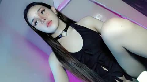 EZZIE online show from 09-28-25, 01:44