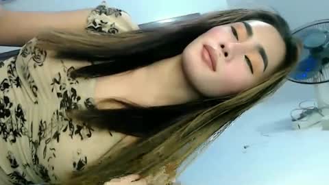 Snapshot of its_me_vanesa chatting on 02-06-26, 03:00 its_me_vanesa online show from 02-06-26, 03:00