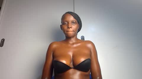 Snapshot of its_metney chatting on 06-09-26, 12:00 Metney online show from 06-09-26, 12:00