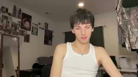 Snapshot of its_rowan chatting on 10-16-25, 01:28 Rowan online show from 10-16-25, 01:28