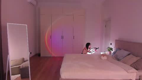 Yami online show from 06-18-26, 12:53