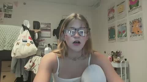 Alex Love online show from 02-05-25, 02:19