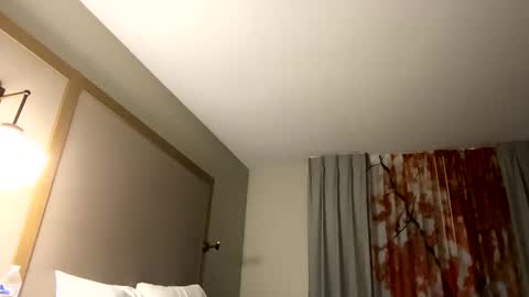 Snapshot of itsavibeouthere chatting on 12-17-24, 06:56 itsavibeouthere online show from 12-17-24, 06:56