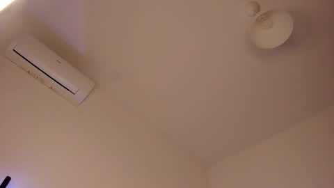 Isabella online show from 11-03-25, 01:45