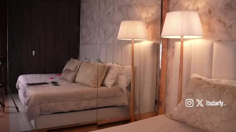     online show from 04-18-26, 01:31